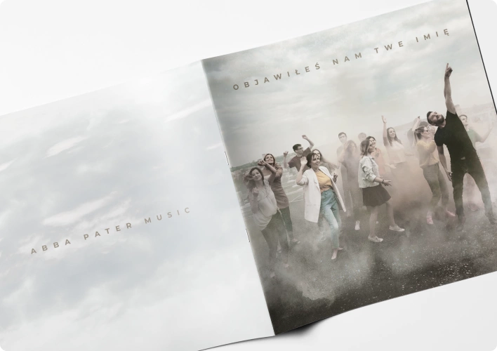 Okładka i wkładka albumu „Objawiłeś nam Twe Imię” zespołu Abba Pater Music.