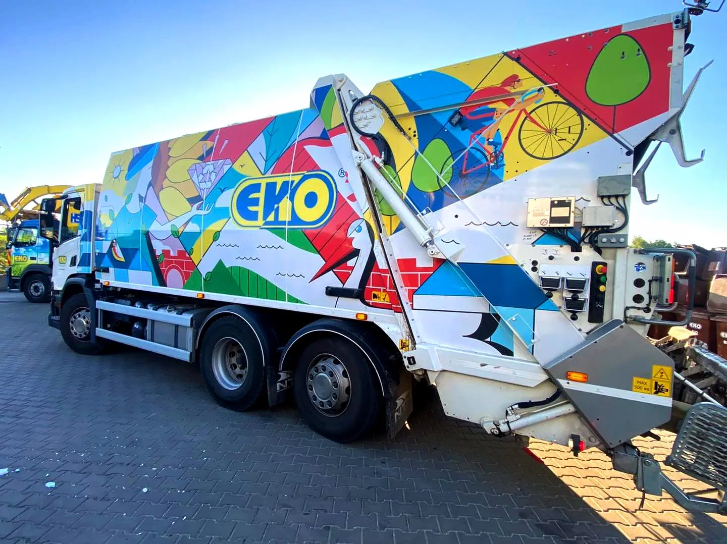 POM EKO Sp. z o.o. - projekt i oklejenie samochodów
