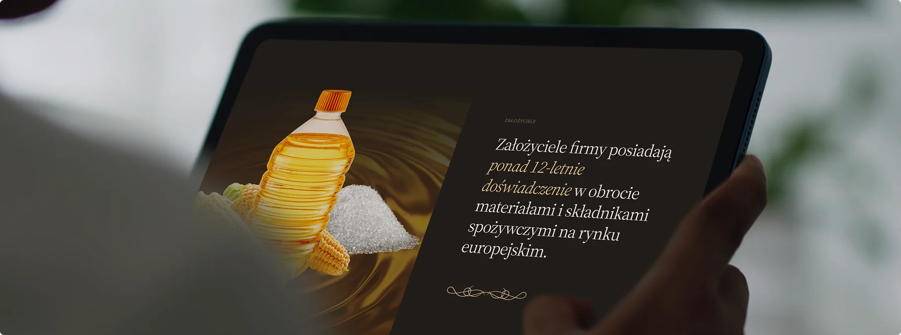 Zdjęcie przedstawia stronę kontaktową firmy MyPack z łatwymi danymi kontaktowymi i zdjęciem opakowań.
